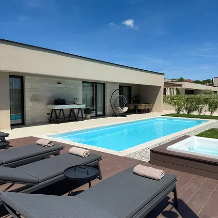 Villa Daleo With Heated Pool And Jacuzzi Near Porec Labinci